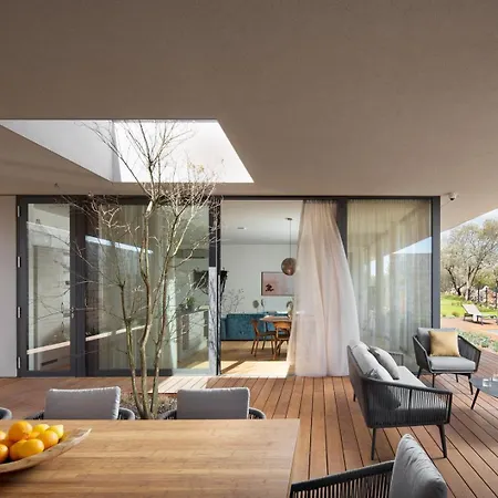 Gaia 1 Villa Gajana